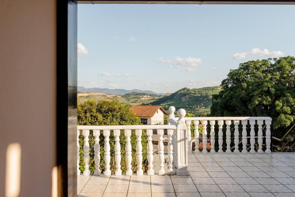 Suite Vista Panoramica Betim Exteriör bild